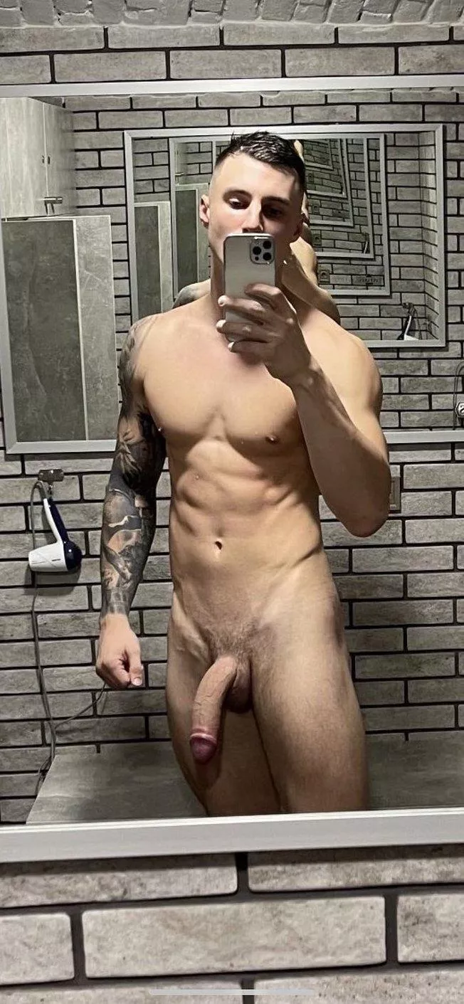 HungAF Hollister Tatbod