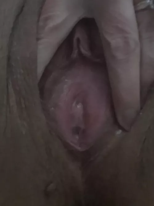 I can’t stop showing my hole 