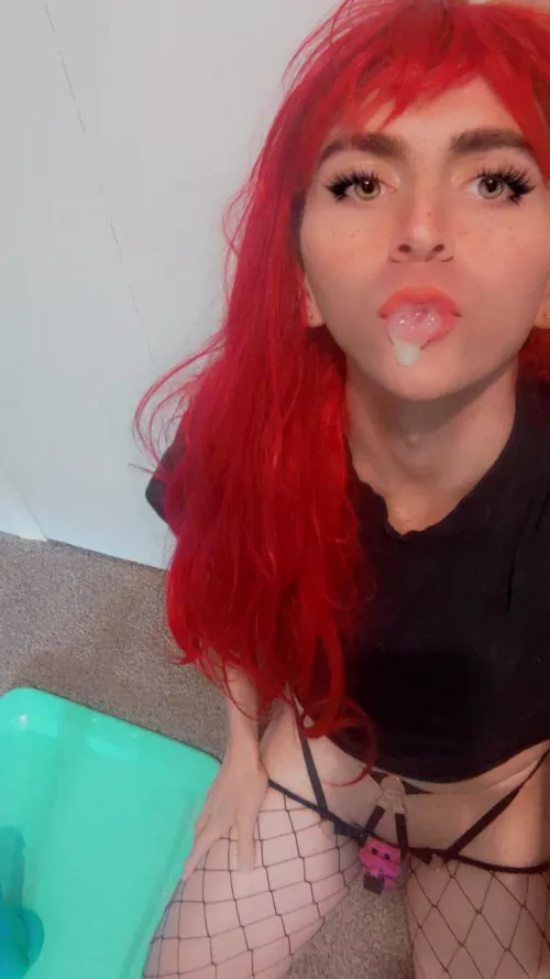 I cleaned up my mess but I play with my food. kiss me?