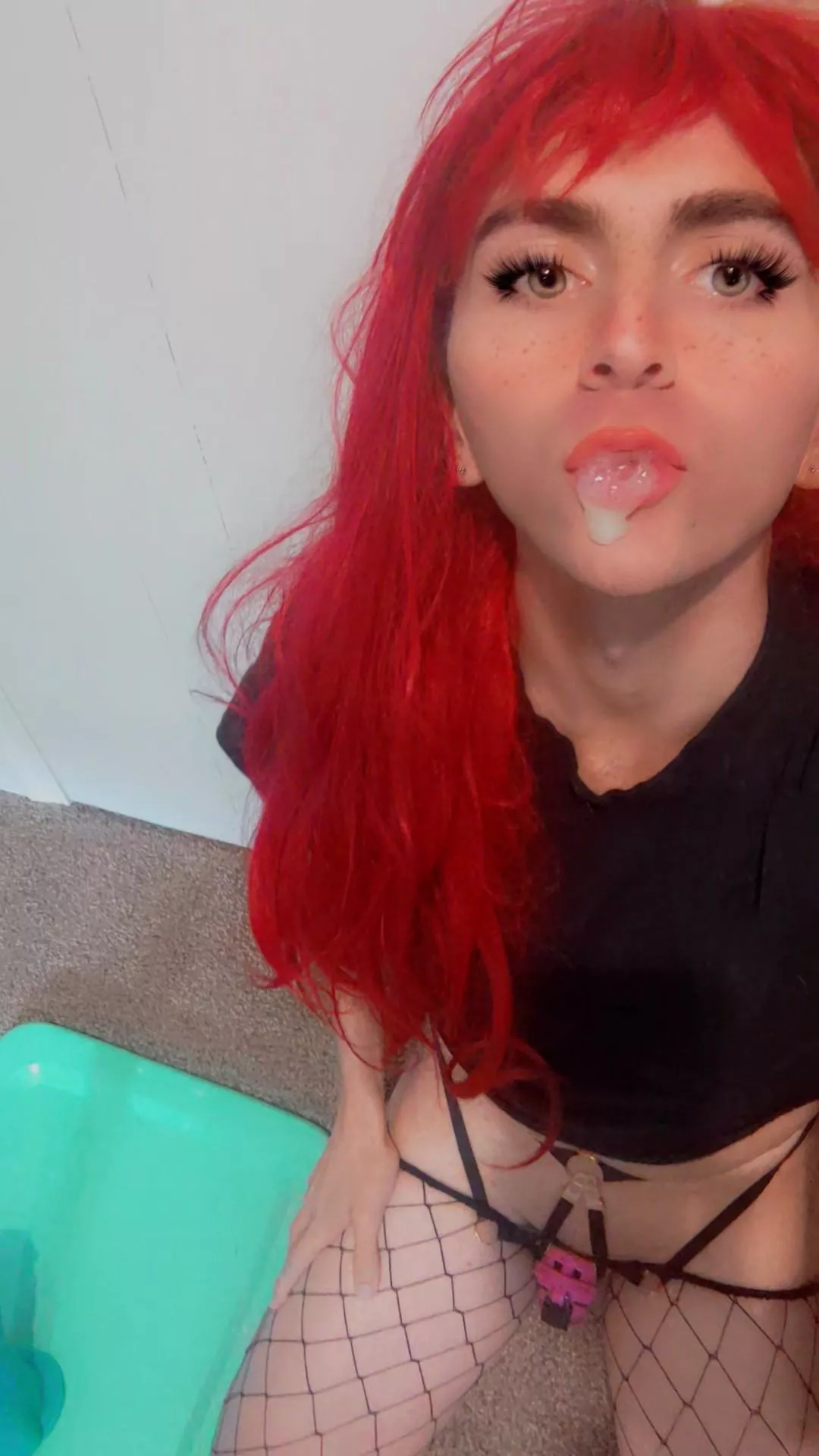 I cleaned up my mess but I play with my food. kiss me?