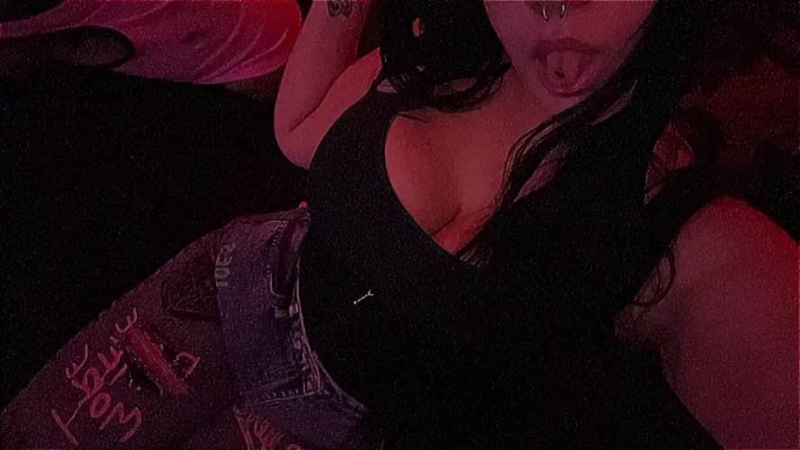 I deserve a loyal piggy who gives me all his piggy money 🥱