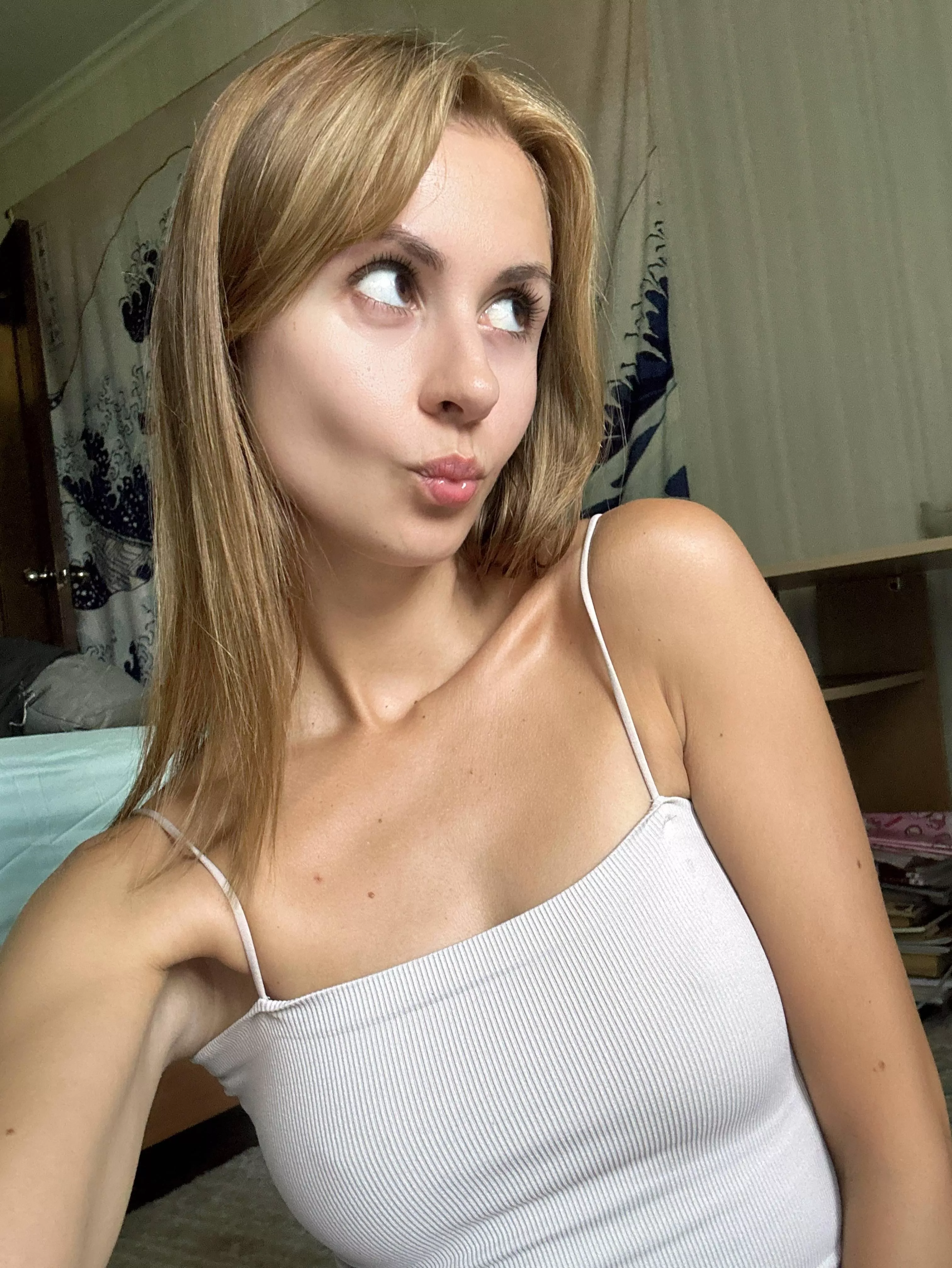 I like to take selfies like this because I'm alone