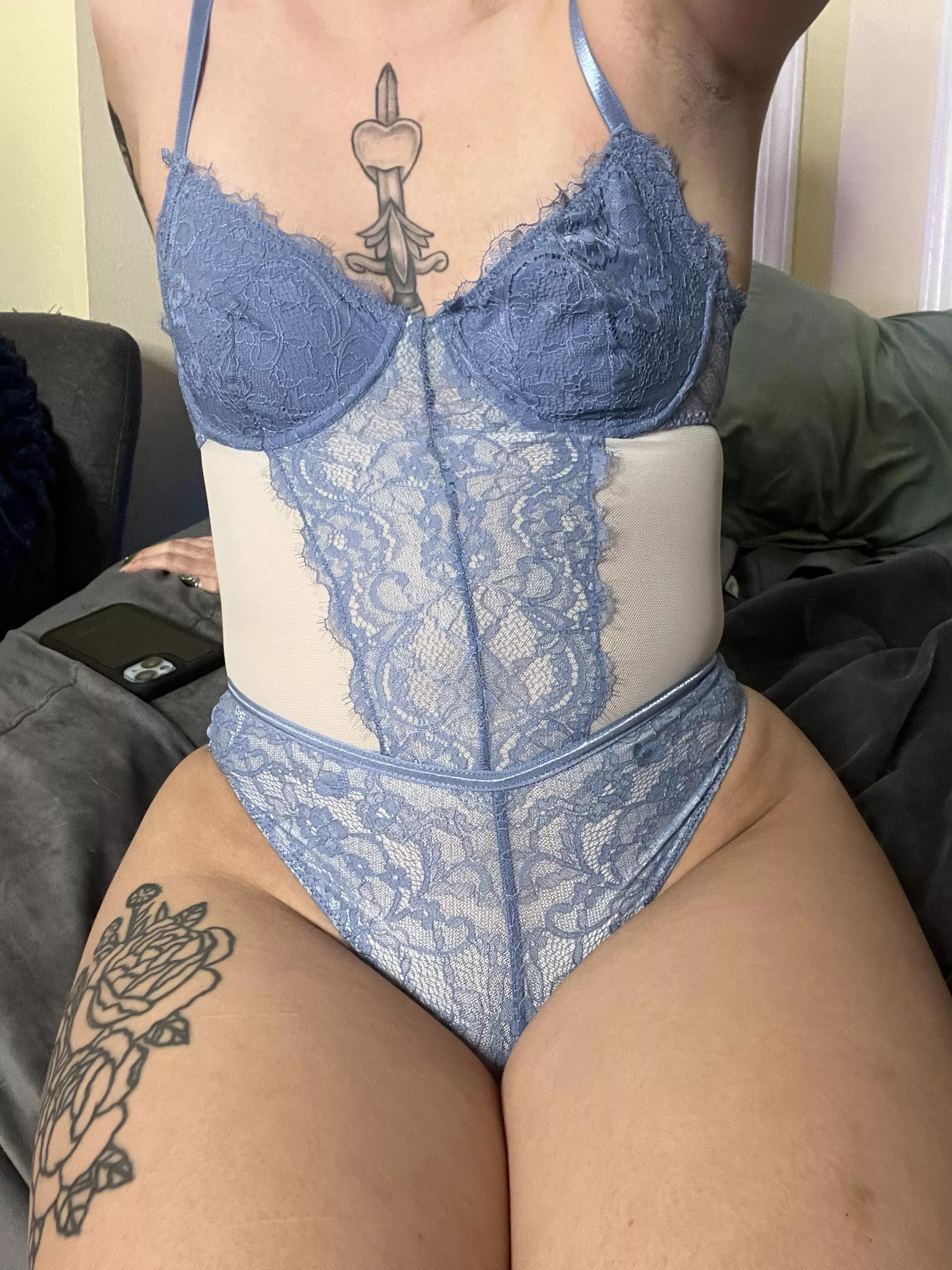 I may be small but I got thick hips 😋