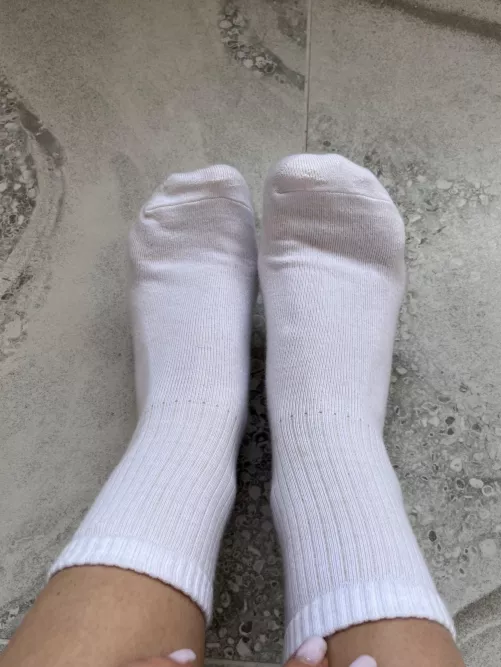 I need a big cock between my white socks