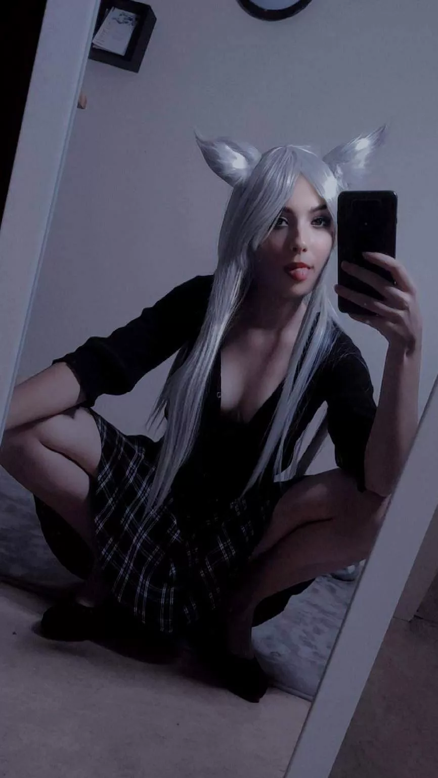 I saw foxy girls were accepted here ? 🥰 [yumia_cosplay]