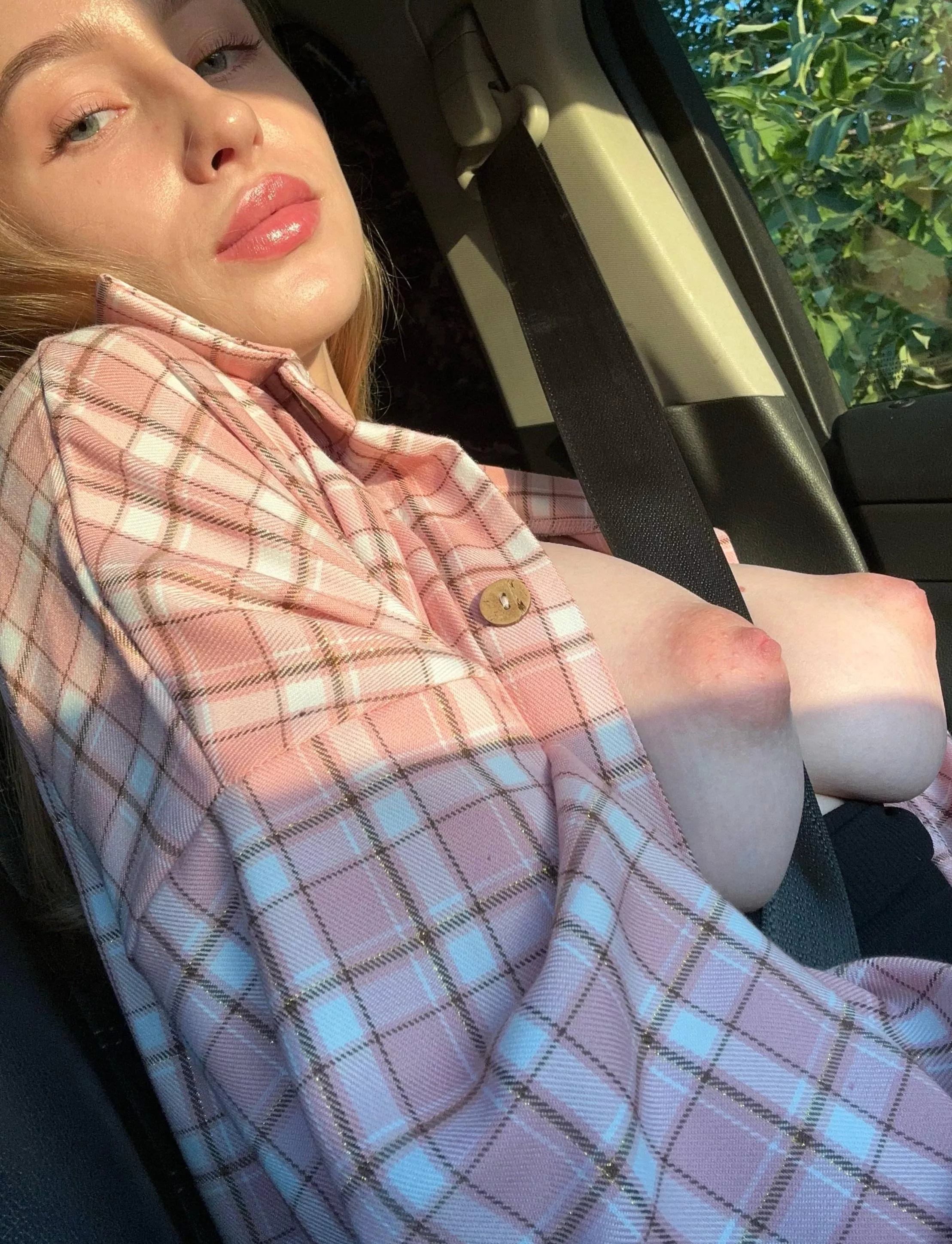 I think the car is the perfect place for a naked boob photo