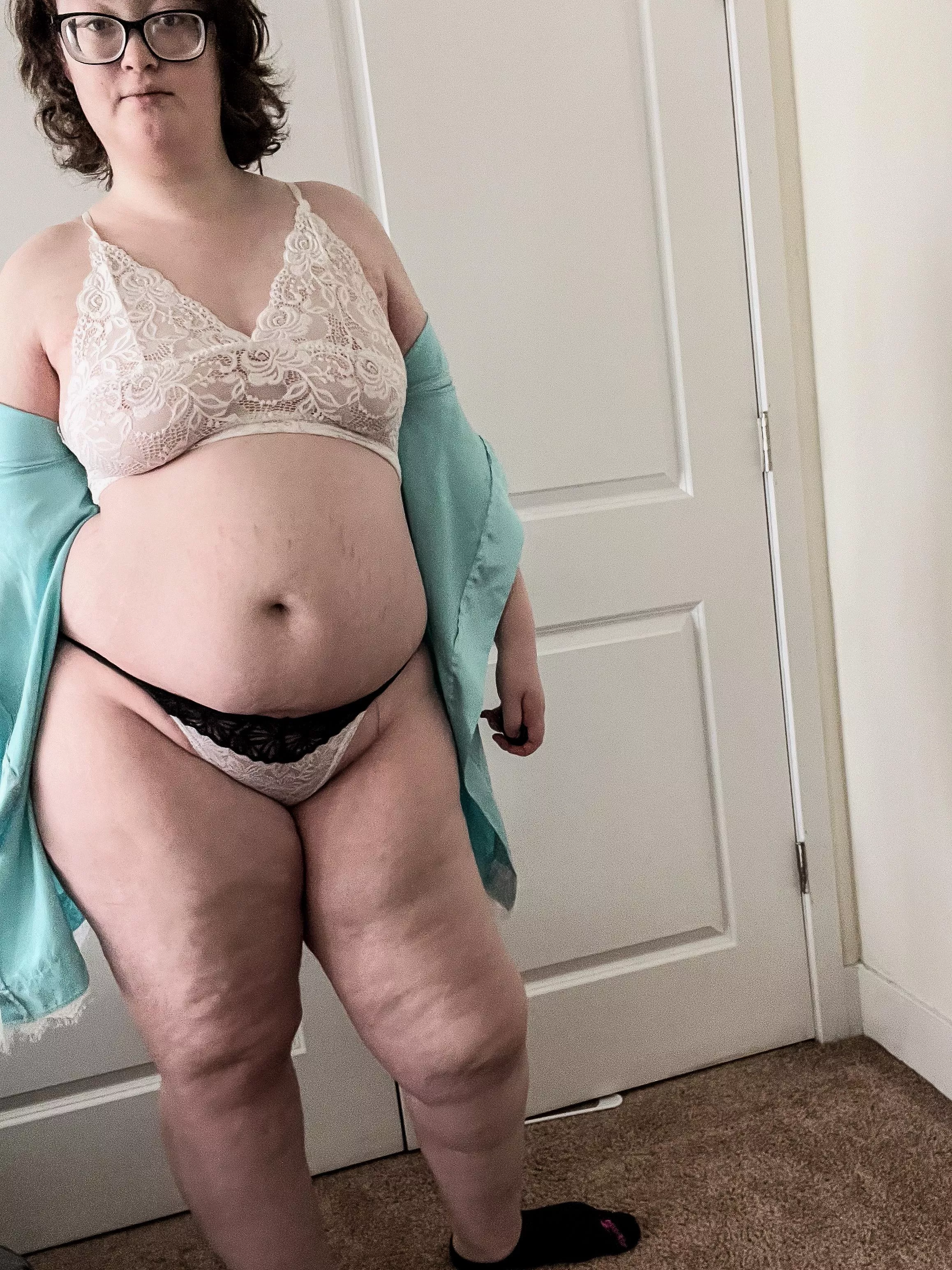 In a world full of color, sometimes you just need some white lace magic. 🌼🖤