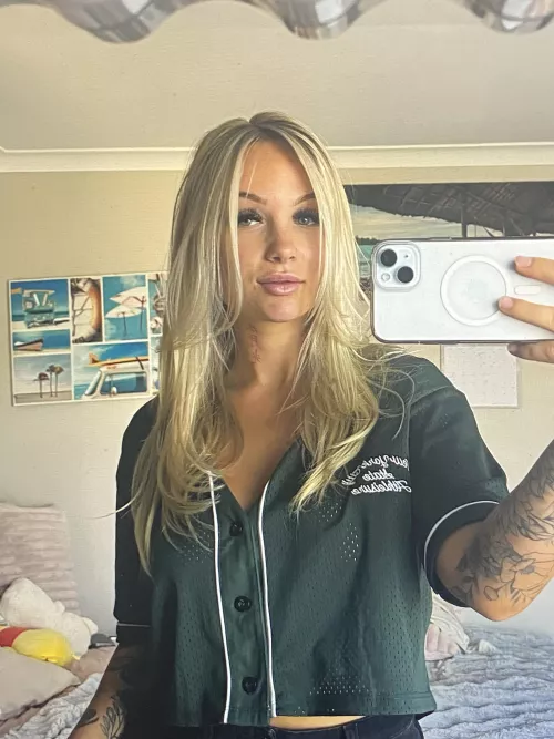 (ireland) so could u handle a blondie like me daddy? xx