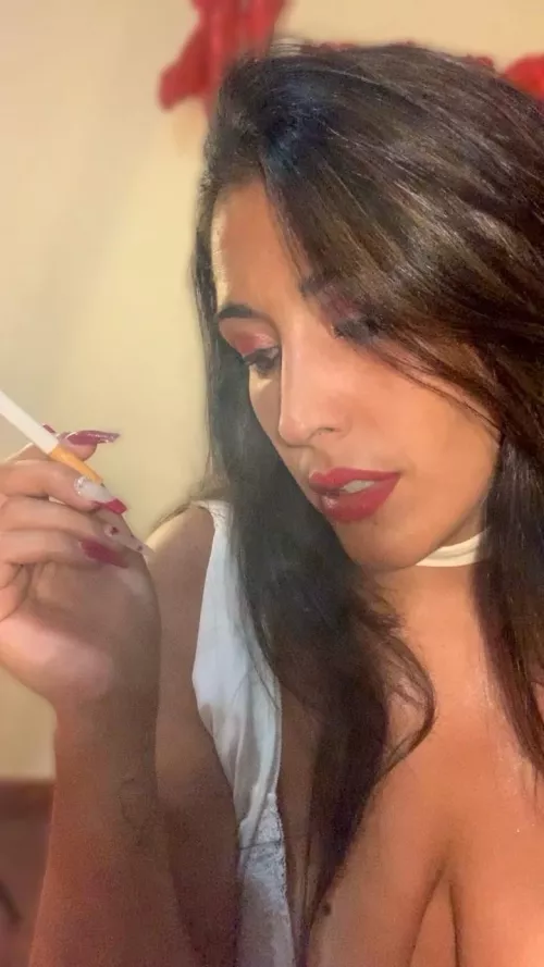 It feels so good to watch me smoking, right? 