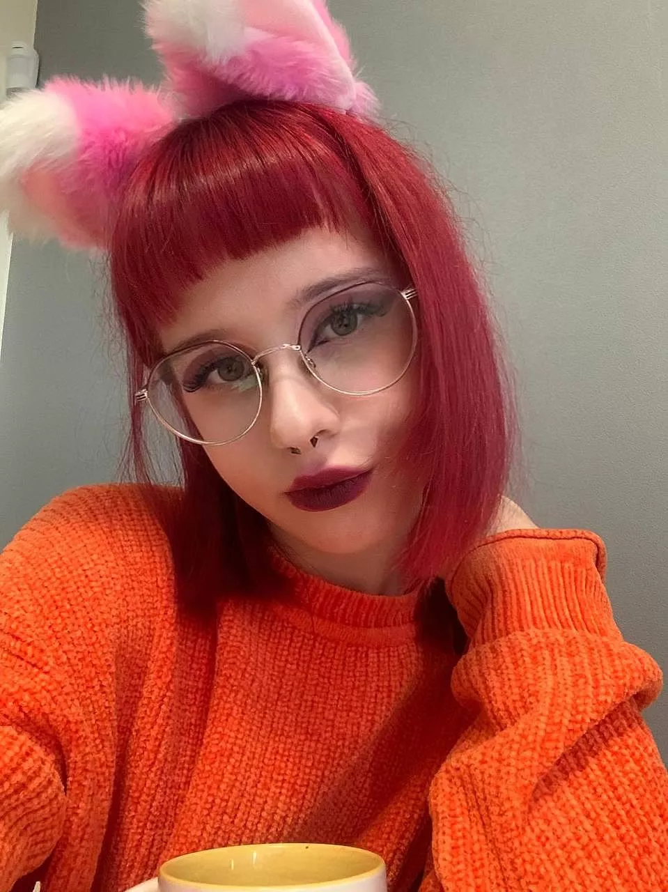 It's hard to hold back a shot at a face like that