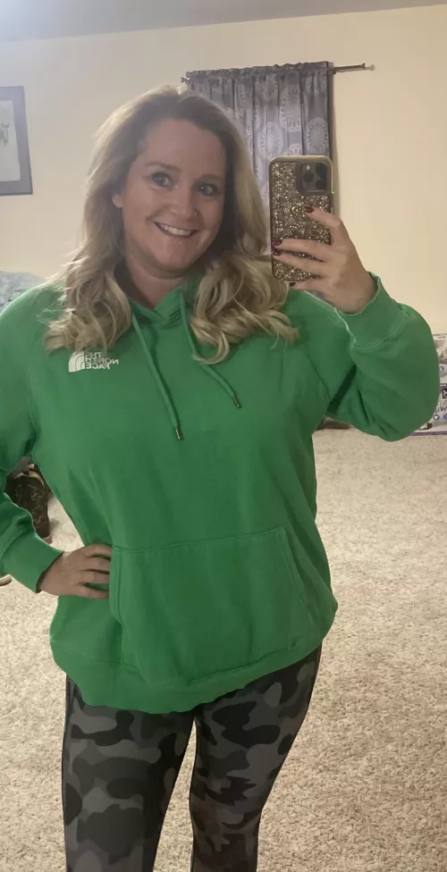 It’s hoodie season again. 