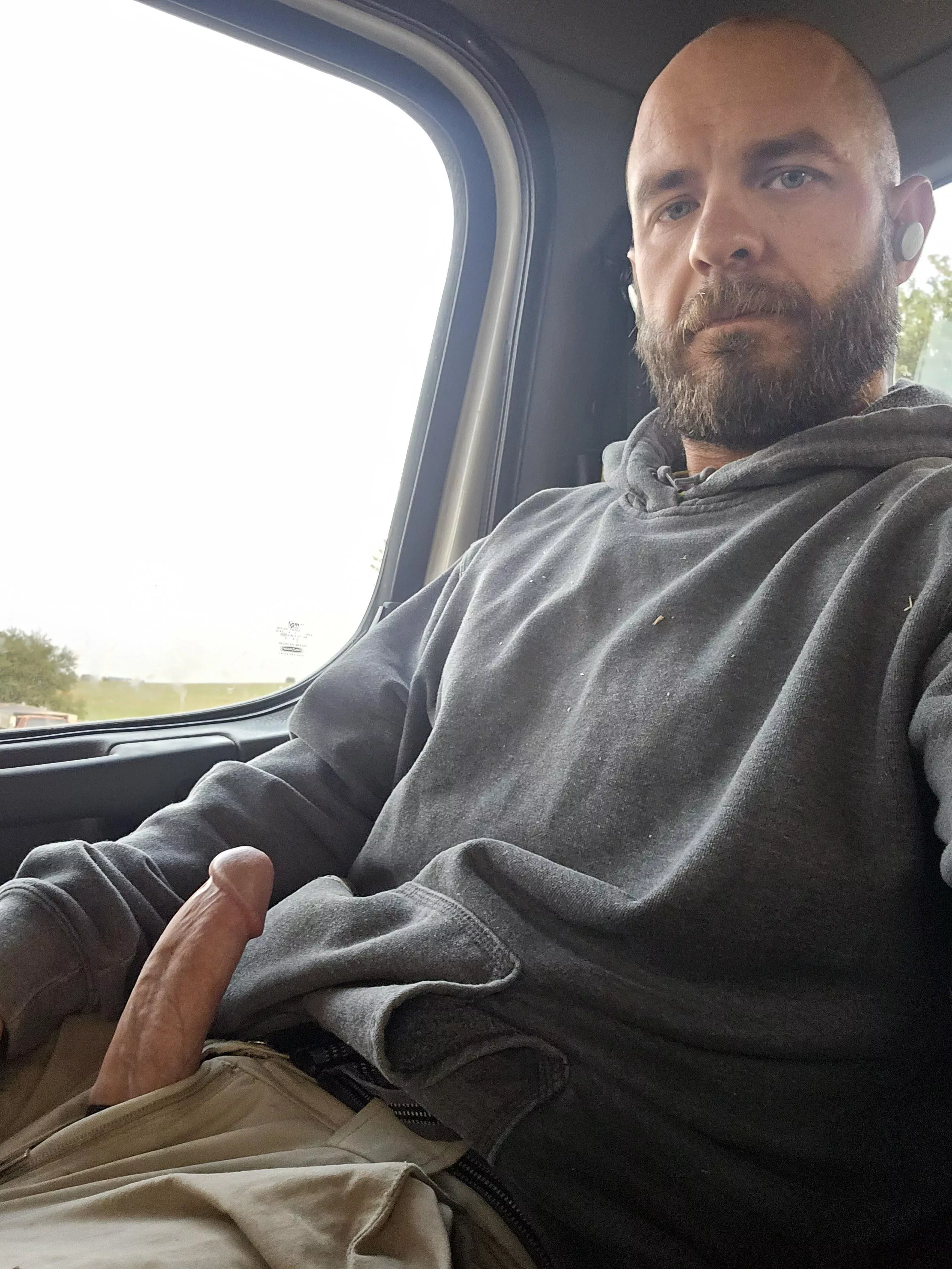 Let me be your secret...😏