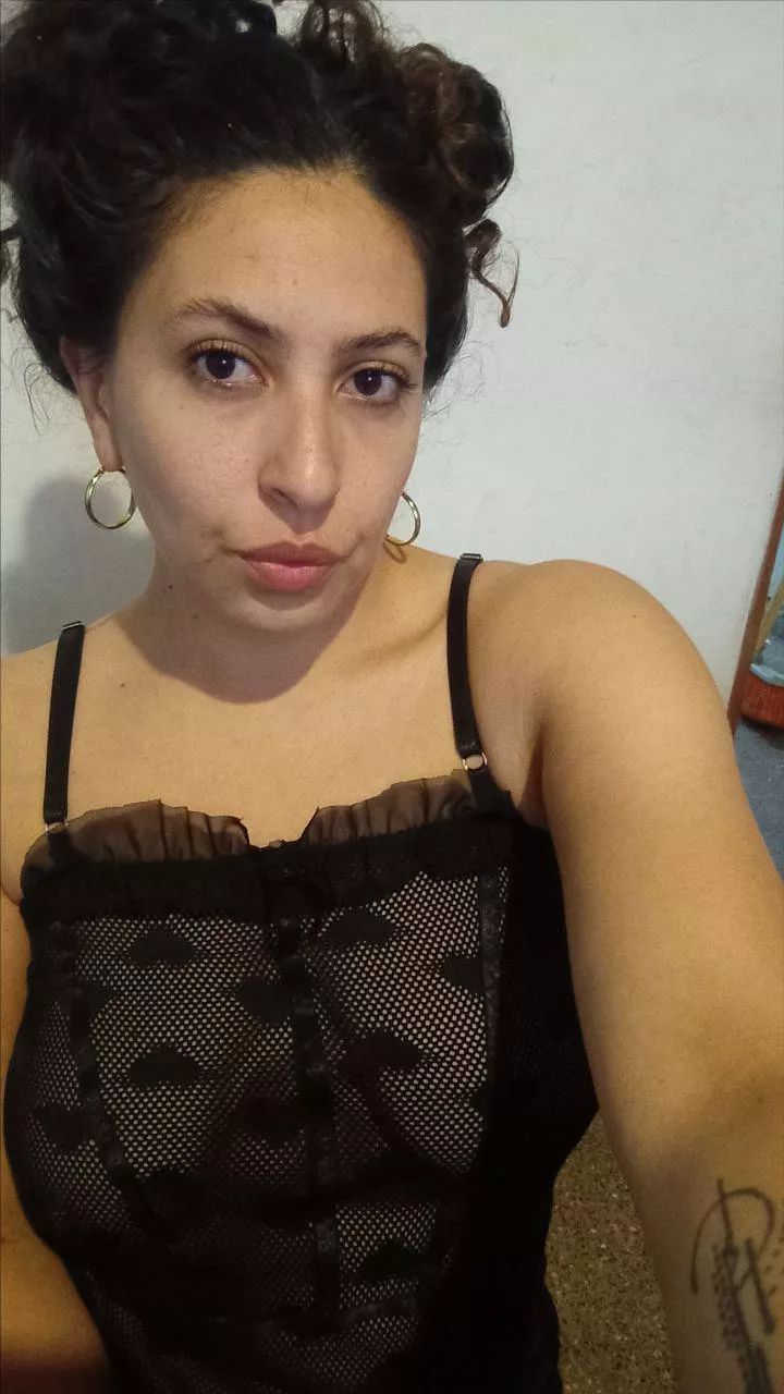 Look me in the eyes while you give it to me