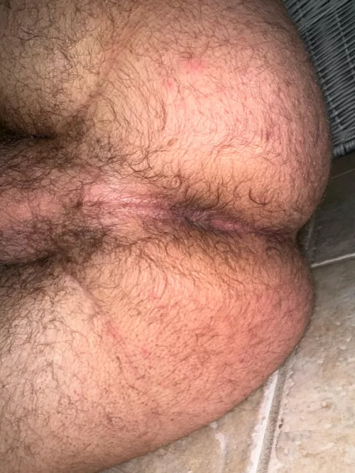 Love showing my ripe hole to other dudes