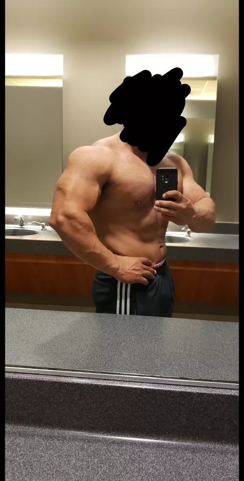 M Looking for a horny F to have fun with (M4F)