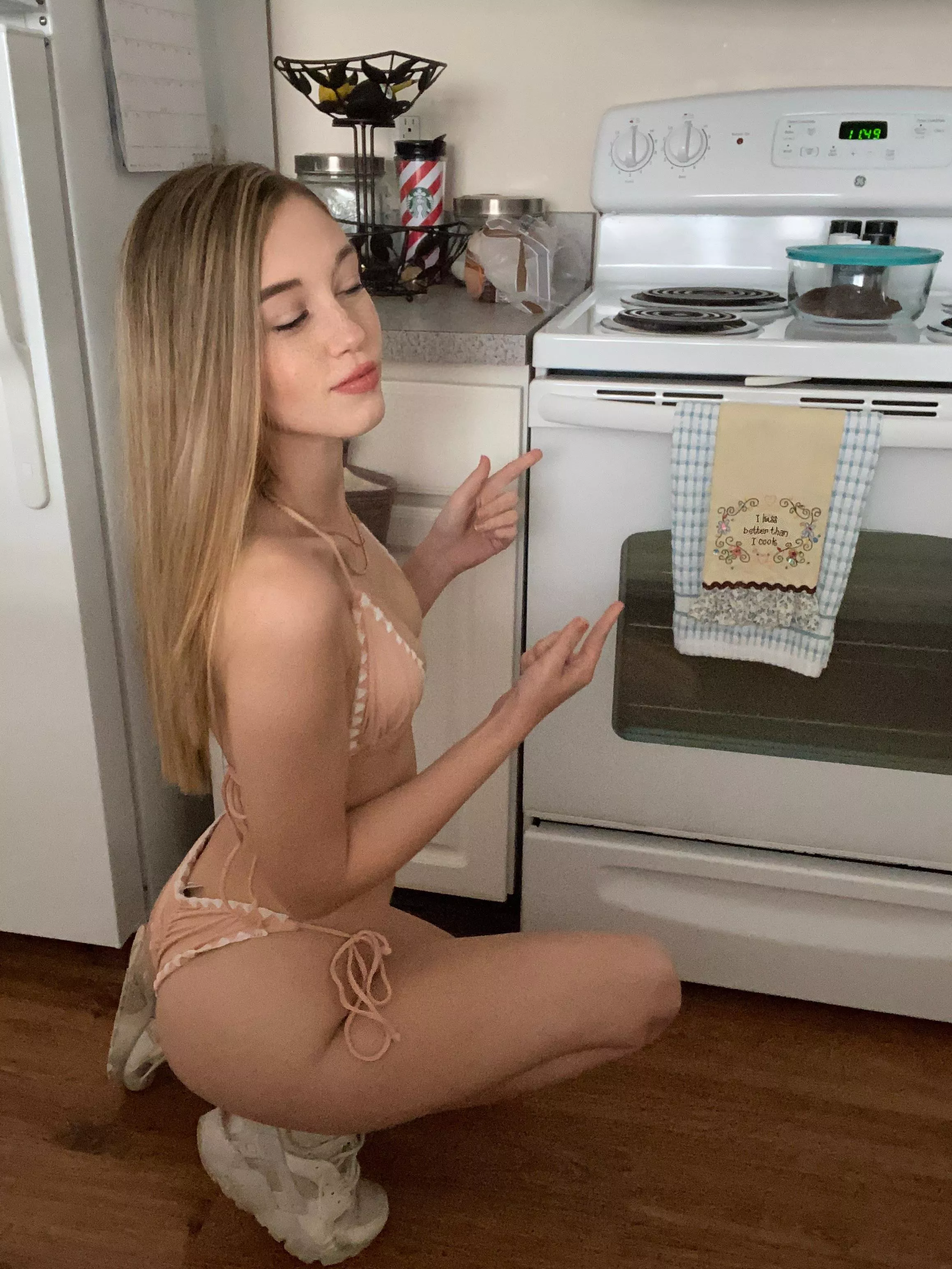 Men who cook deserve unlimited blowjobs 