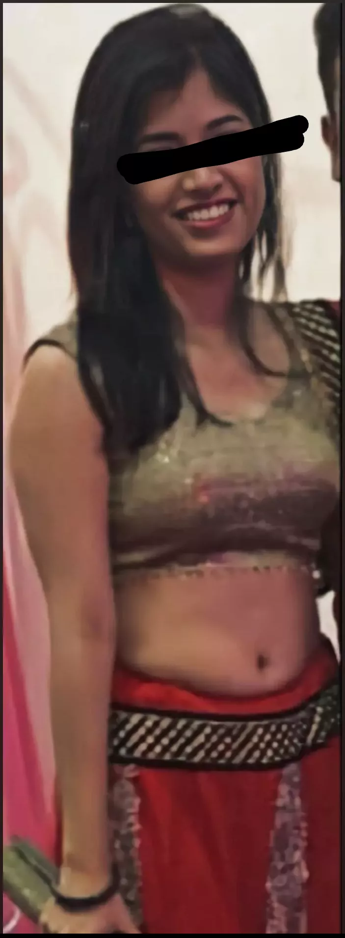 My crush's sexy milky juicy navel show at a wedding ❤️‍🔥❤️‍🔥🥵🔥🔥