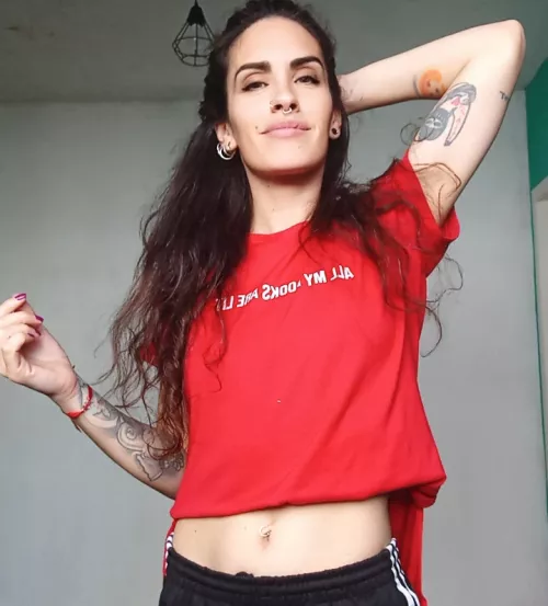 My navel distracts you 