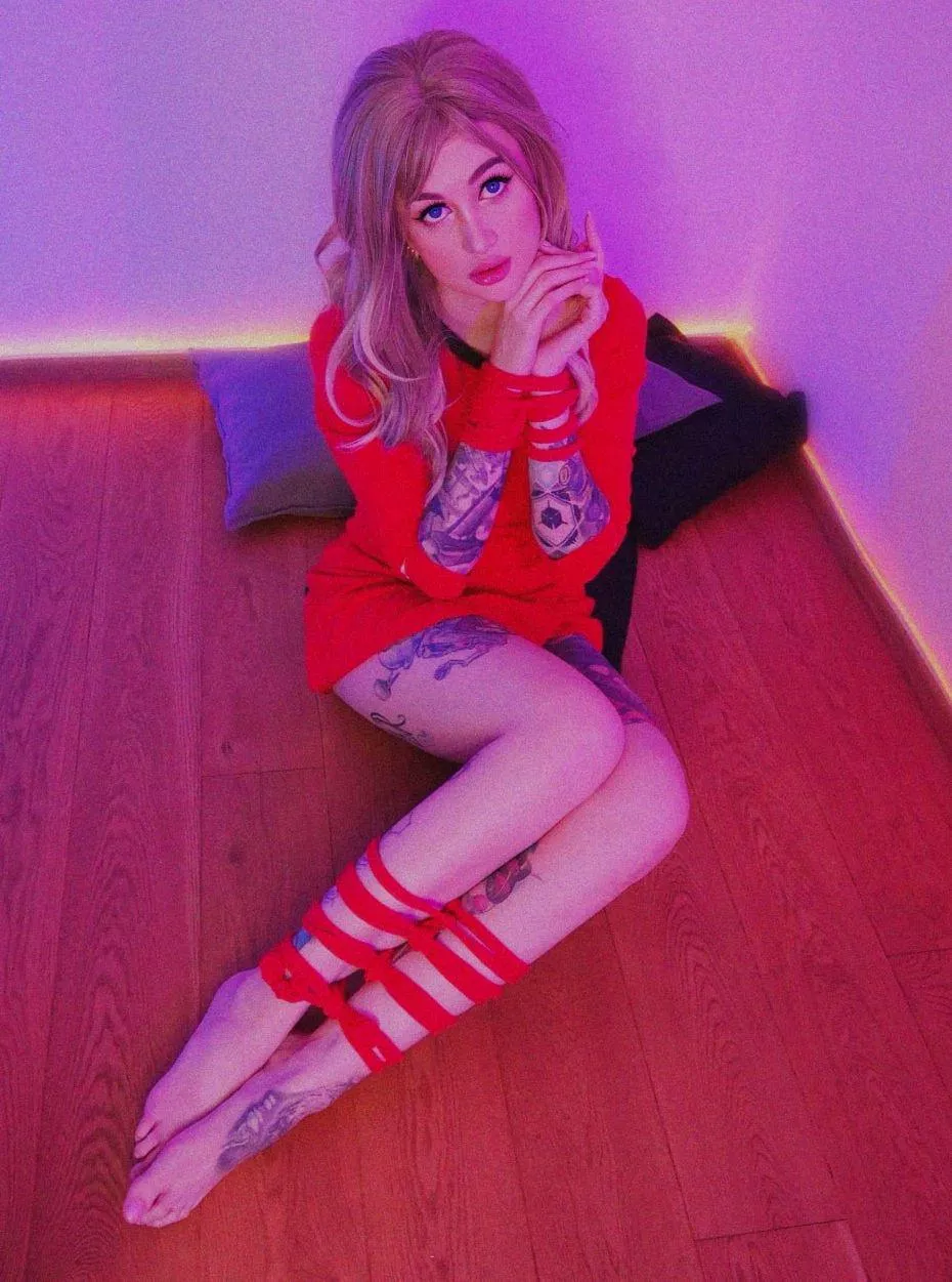 My sweet feet will stay still while your cock is between them