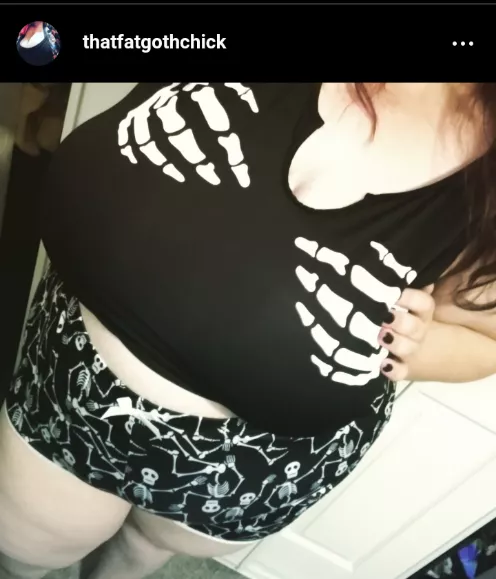 New here just wanting to say hello 💋💀🦇🖤