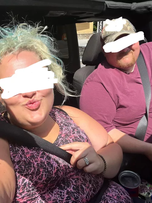 (Oc) bigger couple looking MF4F 