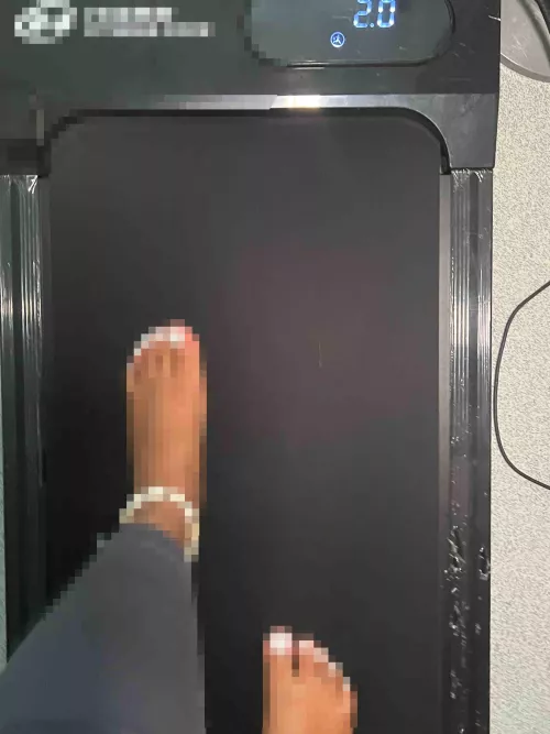 Pay to see my pretty feet losers 