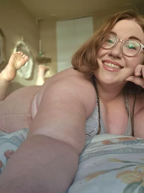 Reading my romances, kicking my feet☺️