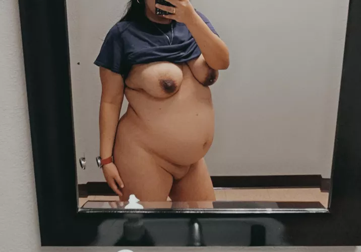 Round belly, chubby pussy - suckable and breedable enough for you?