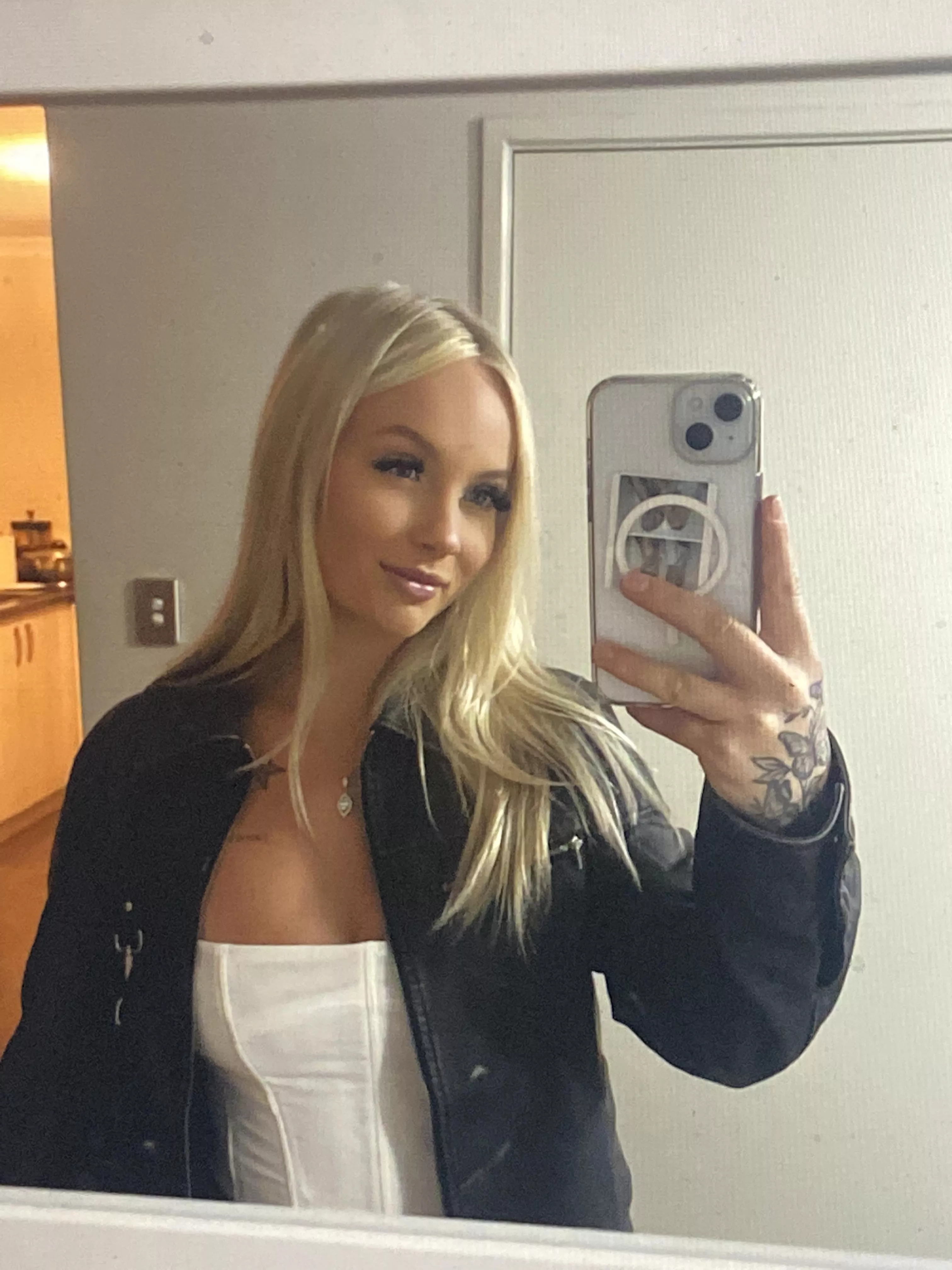 [Scotland] am i your favourite blonde babe? x