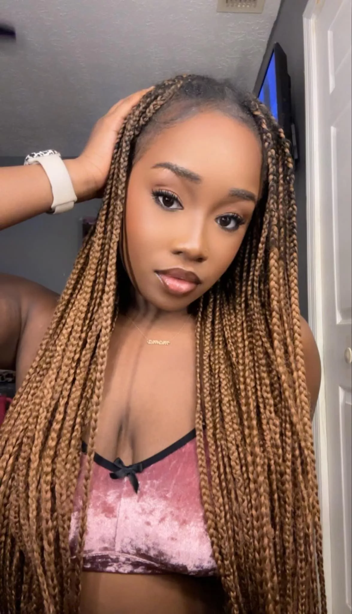 [SD or GFE] - vidcalls, custom vids+pics & more! weekly|monthly. I verify, ask what i offer🍒