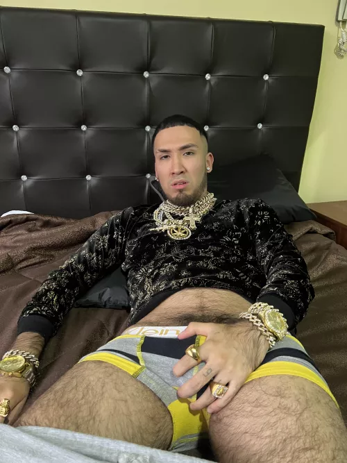 [selling] [usa] Im selling this Alpha boxer haha Anyone interested? I have them at various prices haha 