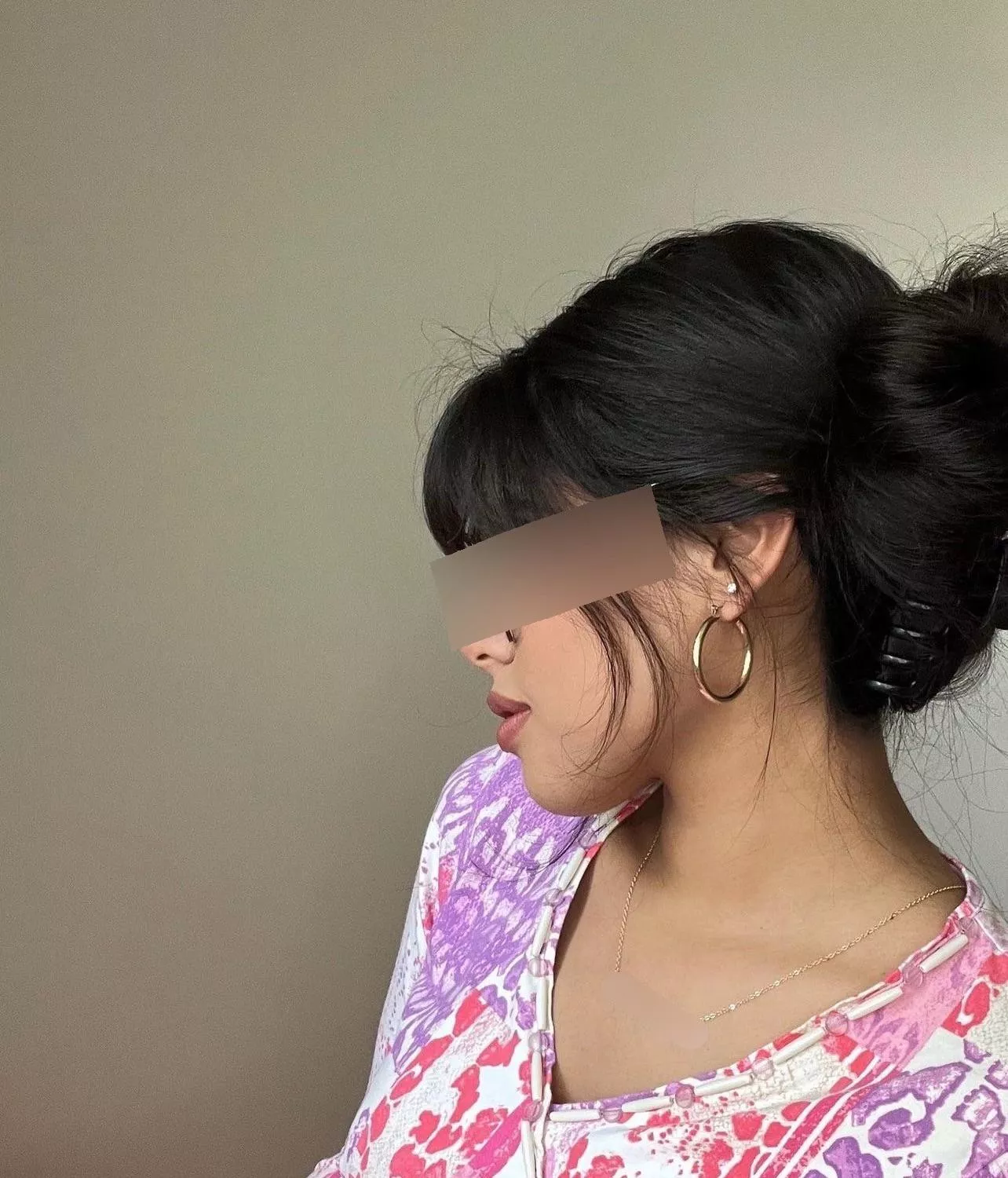 Send your Goddess a sweet little poem emphasizing how lucky you’d be to serve someone as divine as me. 