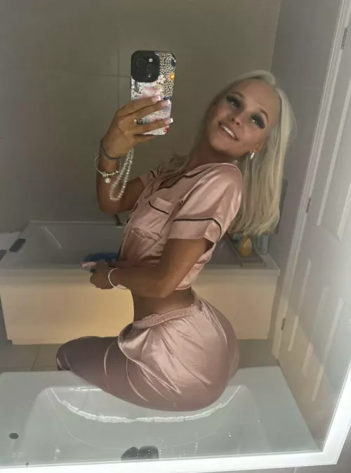 teen and im hot wats to miss lol 😈 