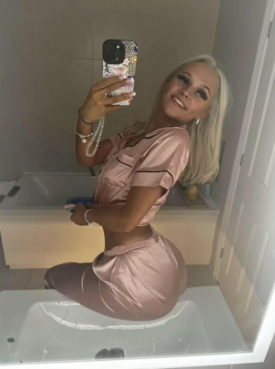 teen and im hot wats to miss lol 😈 