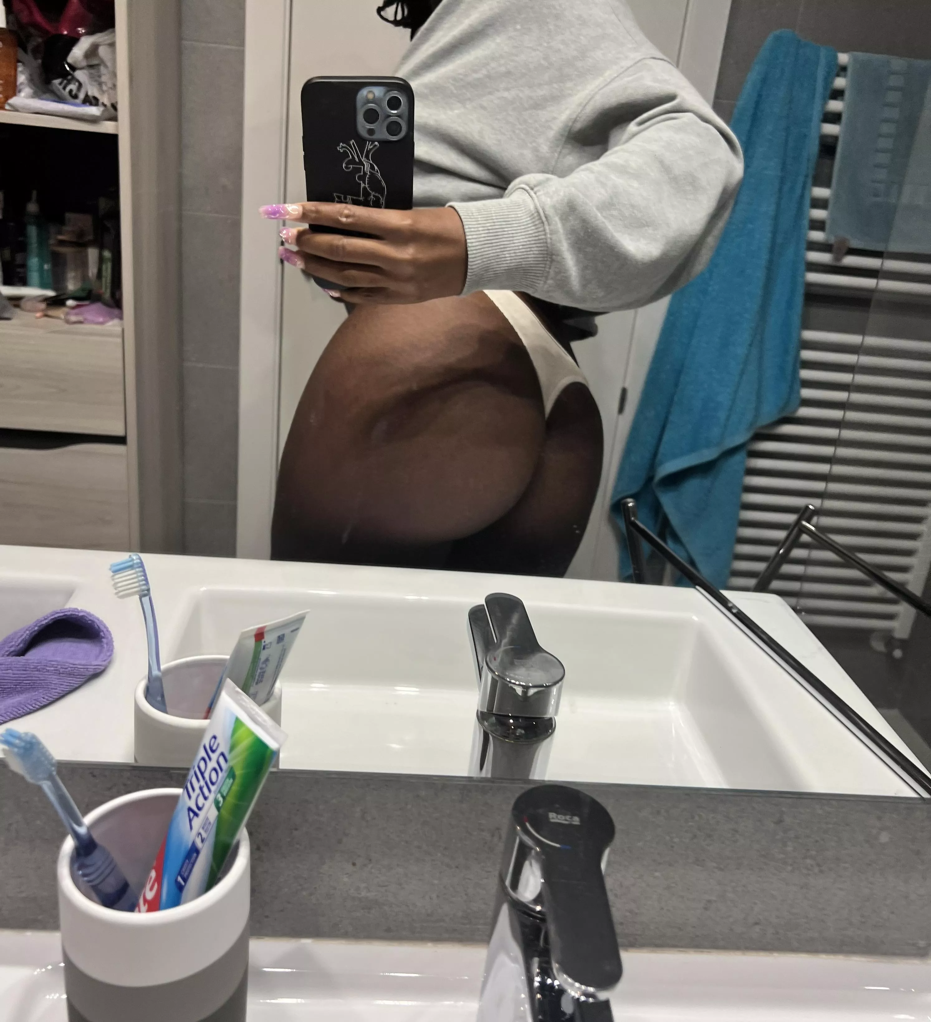 The cheek photos you would get while your away ;)