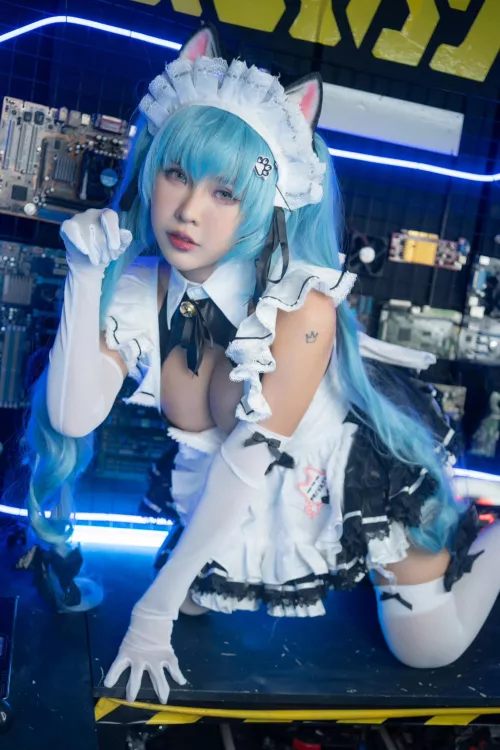 This Neko needs serious pats