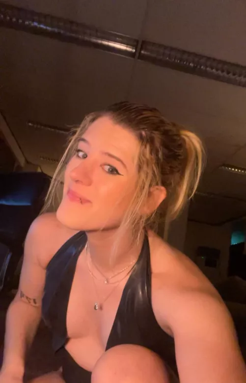 This swimsuit plus the high ponytail has got to be my favorite combo!