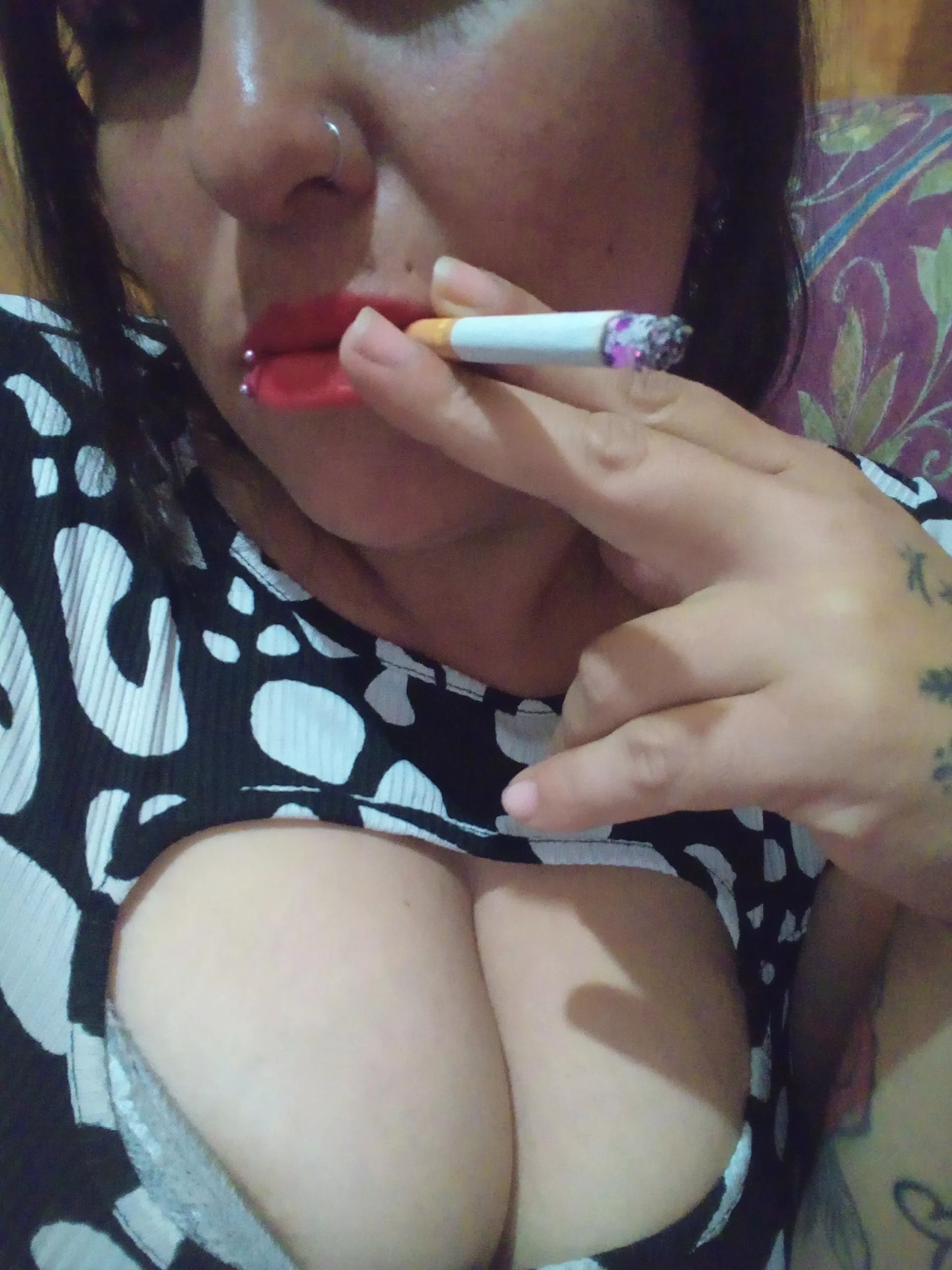 tits and cigarette... beautiful combination, right?