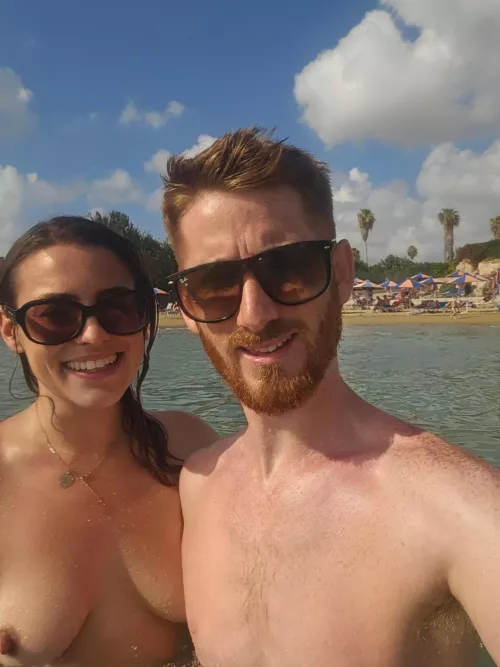 Tits out for everyone to see my big nipples - Holiday selfie