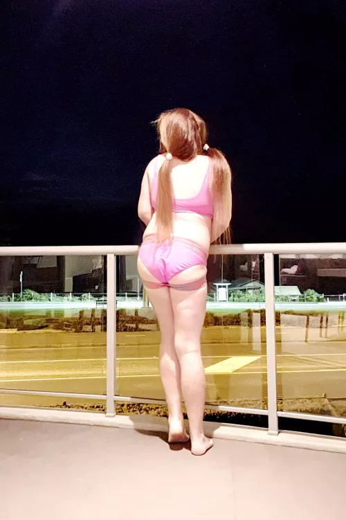 Trying not to expose myself to much on the balcony