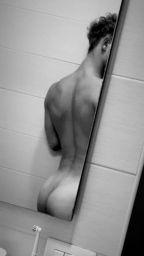 Twink or twunk shoulder?✌️