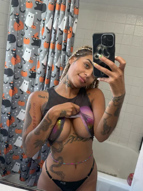 Wanna lick my underboobs?