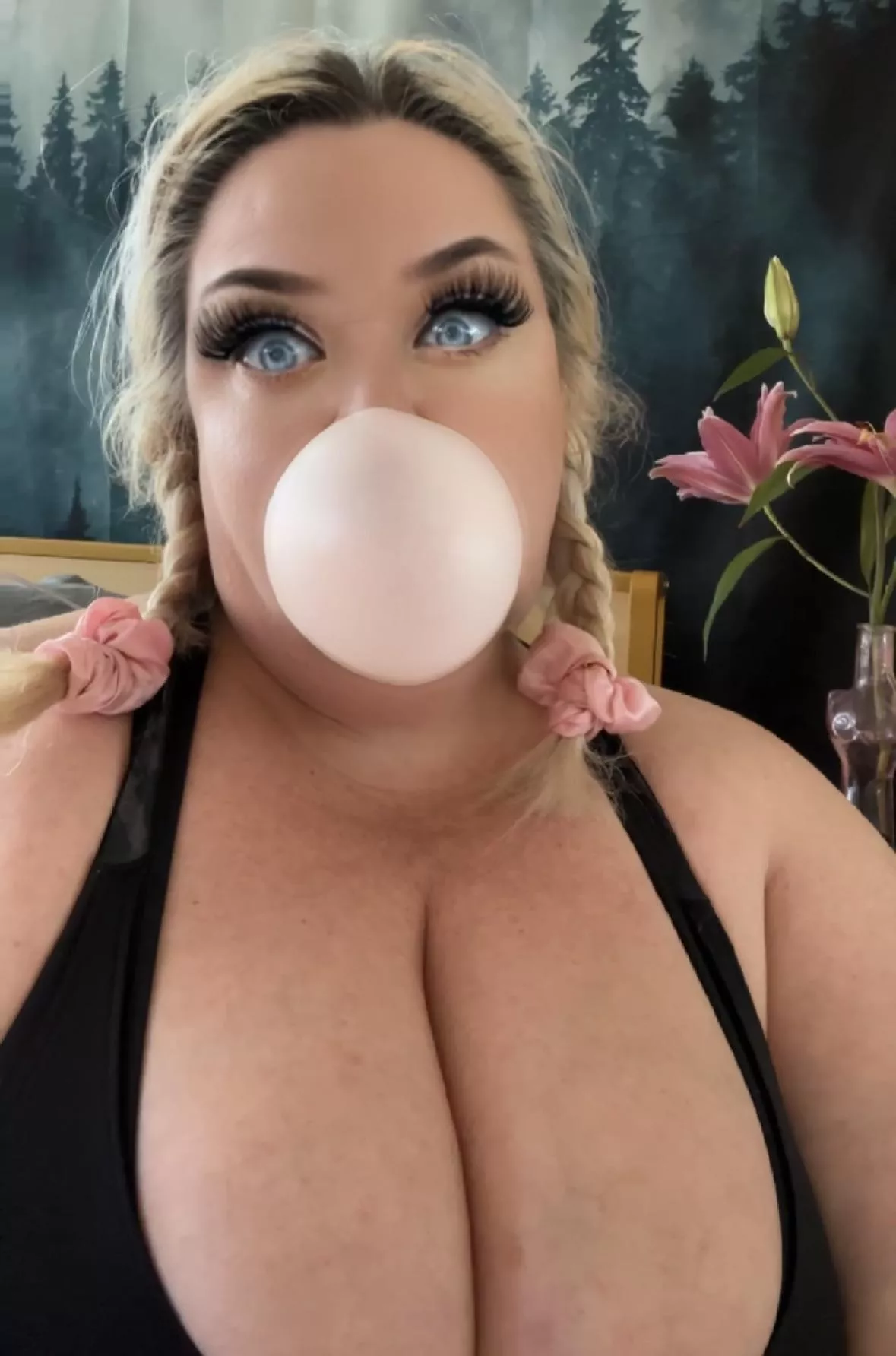Watch me blow big bubbles