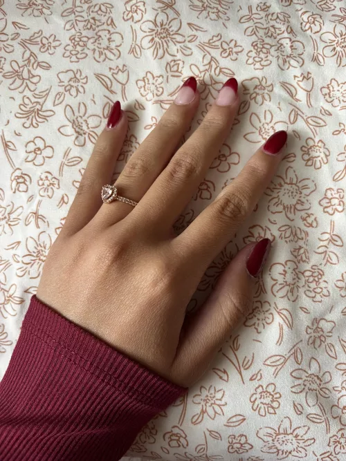 what do you think of my new nails? 💕💕