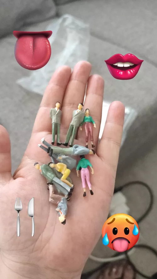 Who's a lucky snacky?!