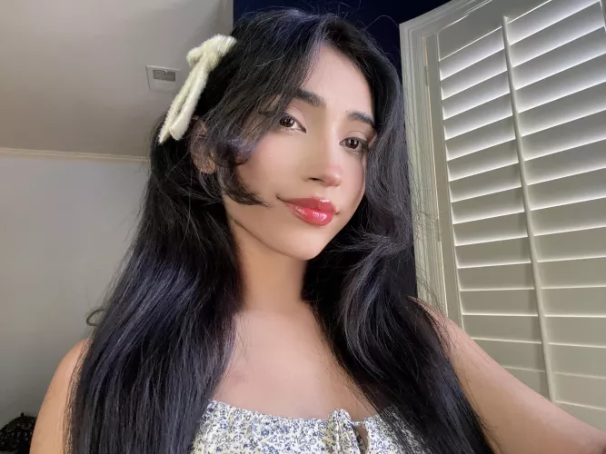 Would you blow your load all over my cute face :)