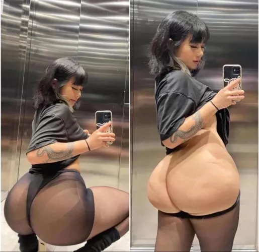 You meet a strange but sexy woman in an elevator 