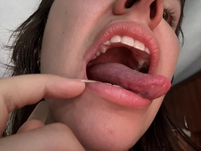 you're gonna slide your wet tongue over mine {F} 