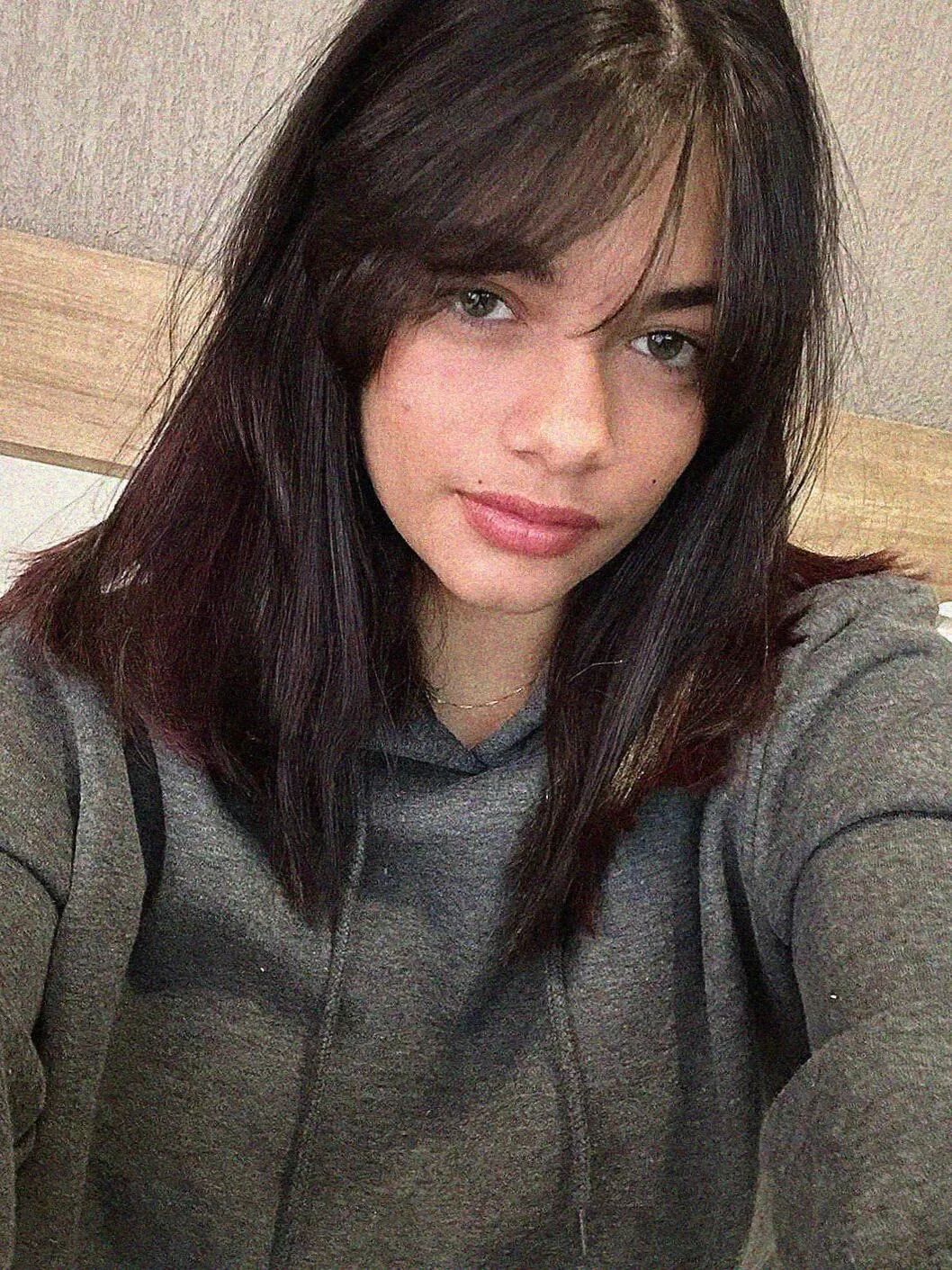 19 F4M (Charleston,WV) Kindaa tired.. but im looking for someone to keep me awake