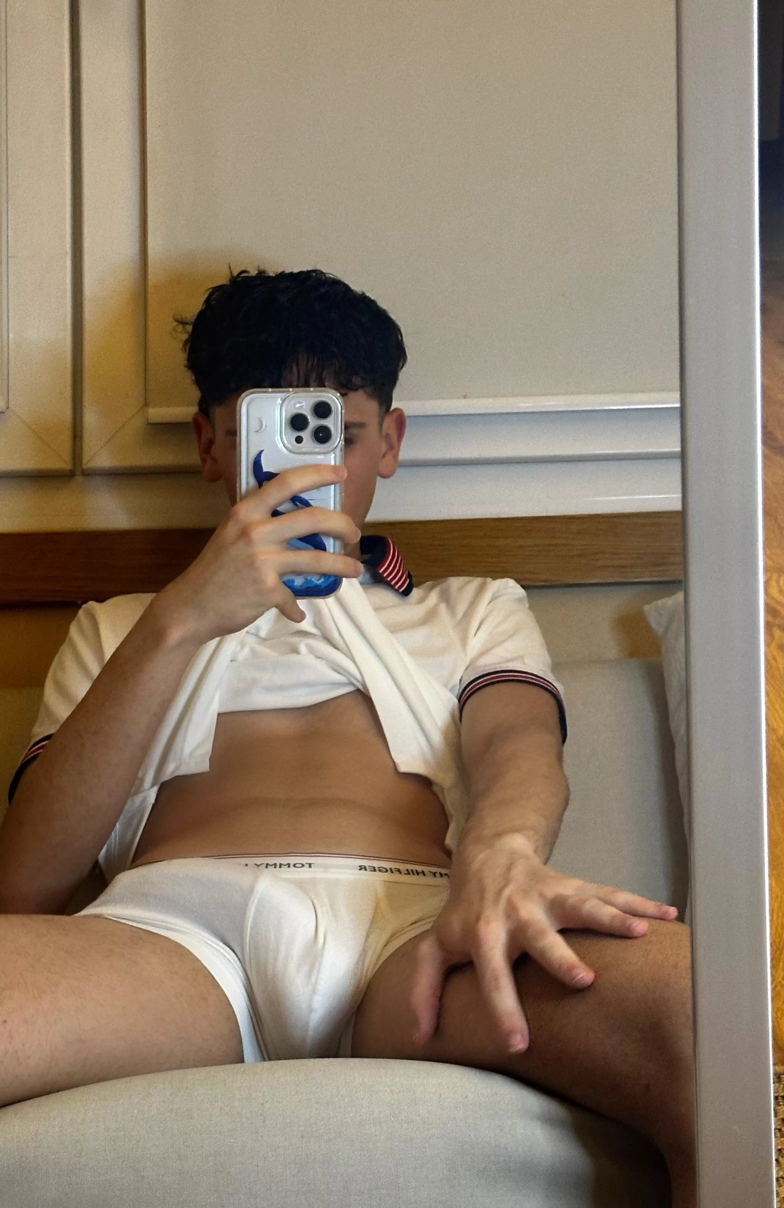 [19] love white boxers